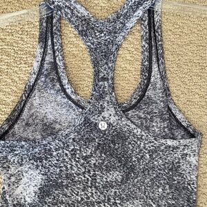 Lululemon tank top size 6 gray pebble color